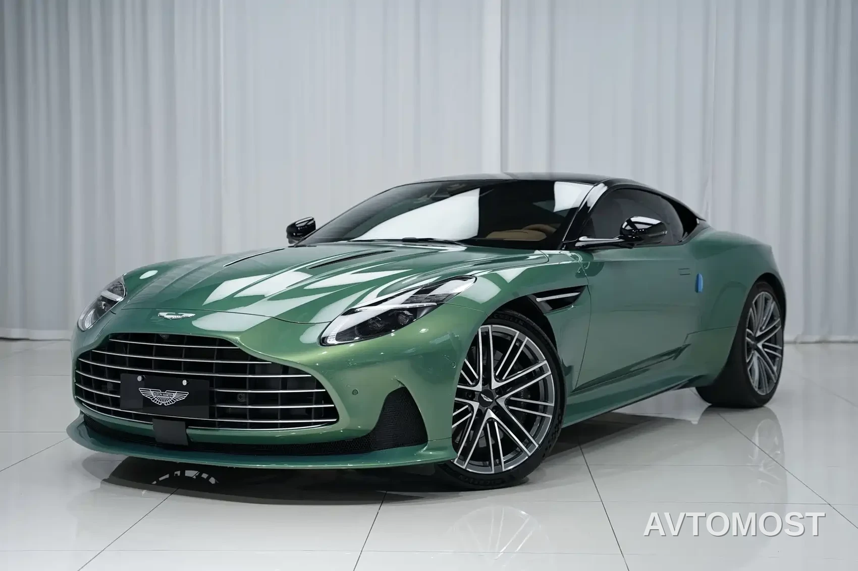 Aston Martin DB12 2025 4.0T V8 Coupe