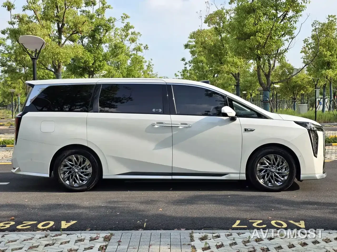 GAC Trumpchi Xiangwang M8 2025 Model QianKun Series Ultra First Class — фото 20