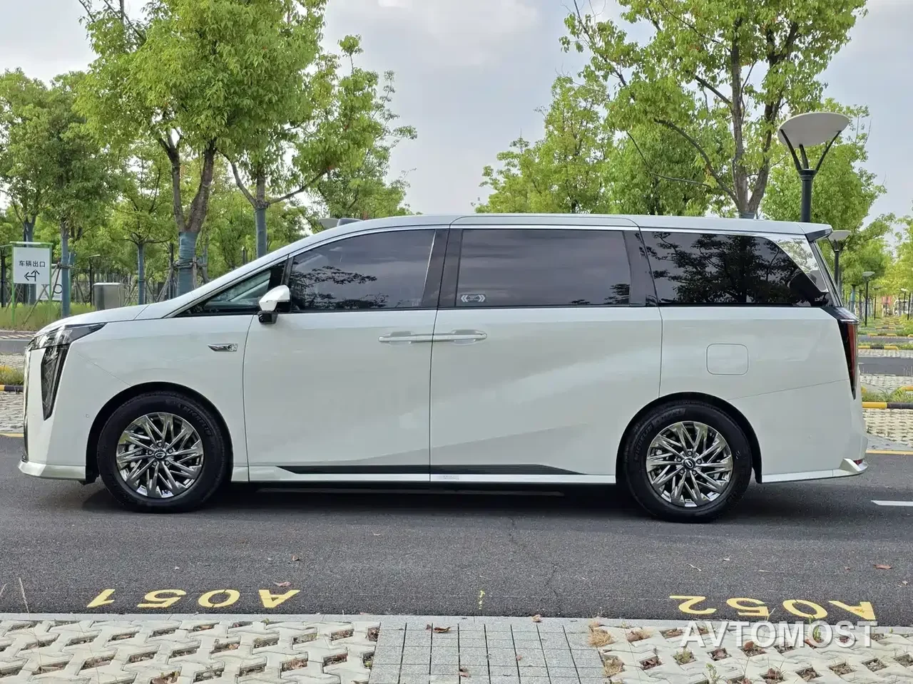 GAC Trumpchi Xiangwang M8 2025 Model QianKun Series Ultra First Class — фото 24