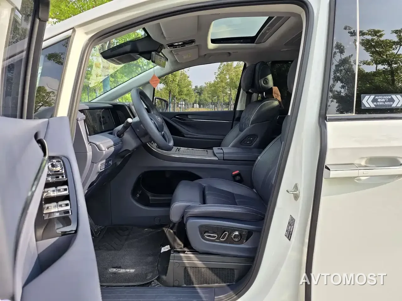 GAC Trumpchi Xiangwang M8 2025 Model QianKun Series Ultra First Class — фото 18