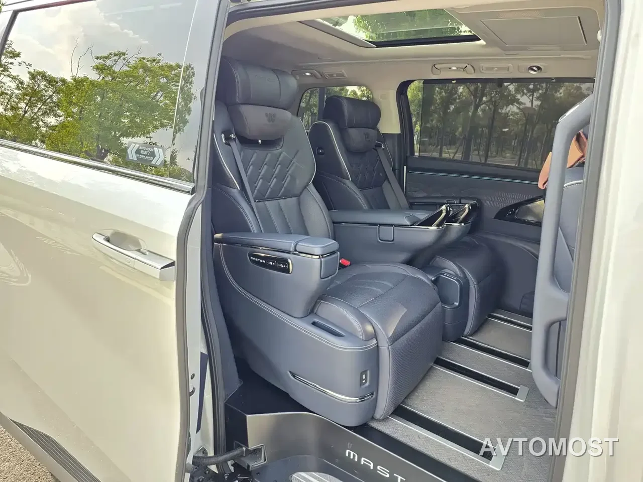 GAC Trumpchi Xiangwang M8 2025 Model QianKun Series Ultra First Class — фото 21