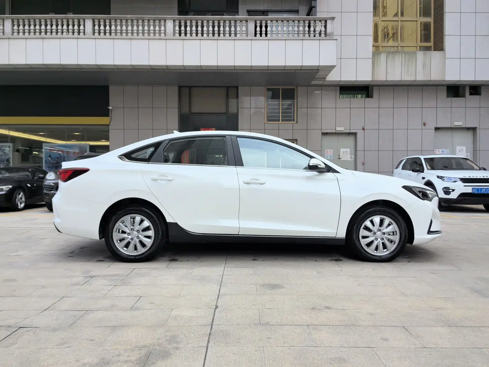 Changan Eado New Energy 2022 EV460 Smart Ride-Hailing Edition (LFP) — фото 6