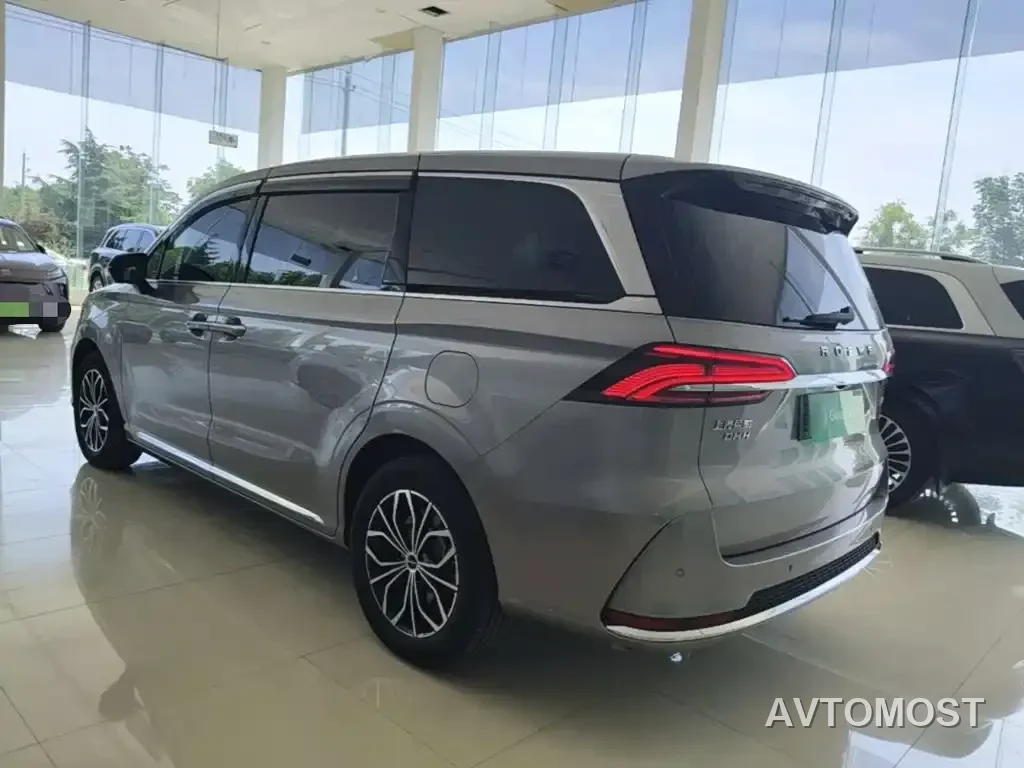 Roewe iMAX8 EV 2025 Model 1.5T DMH Land Premium Edition — фото 5