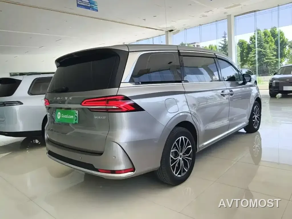 Roewe iMAX8 EV 2025 Model 1.5T DMH Land Premium Edition — фото 7