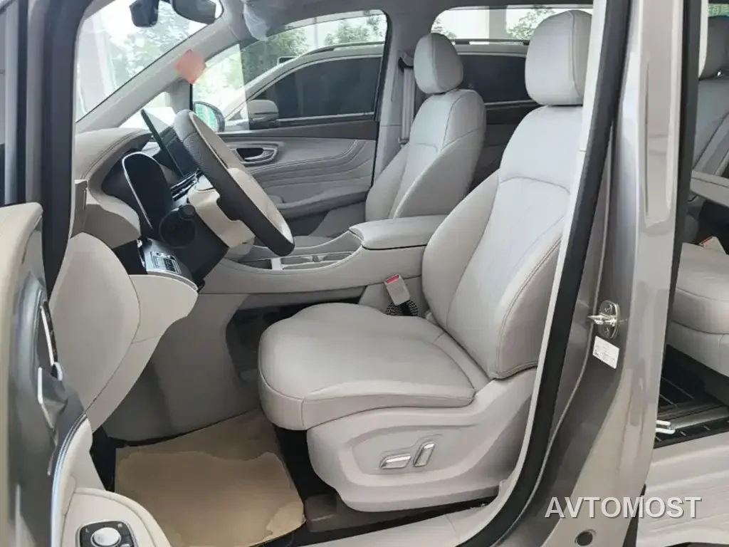 Roewe iMAX8 EV 2025 Model 1.5T DMH Land Premium Edition — фото 13