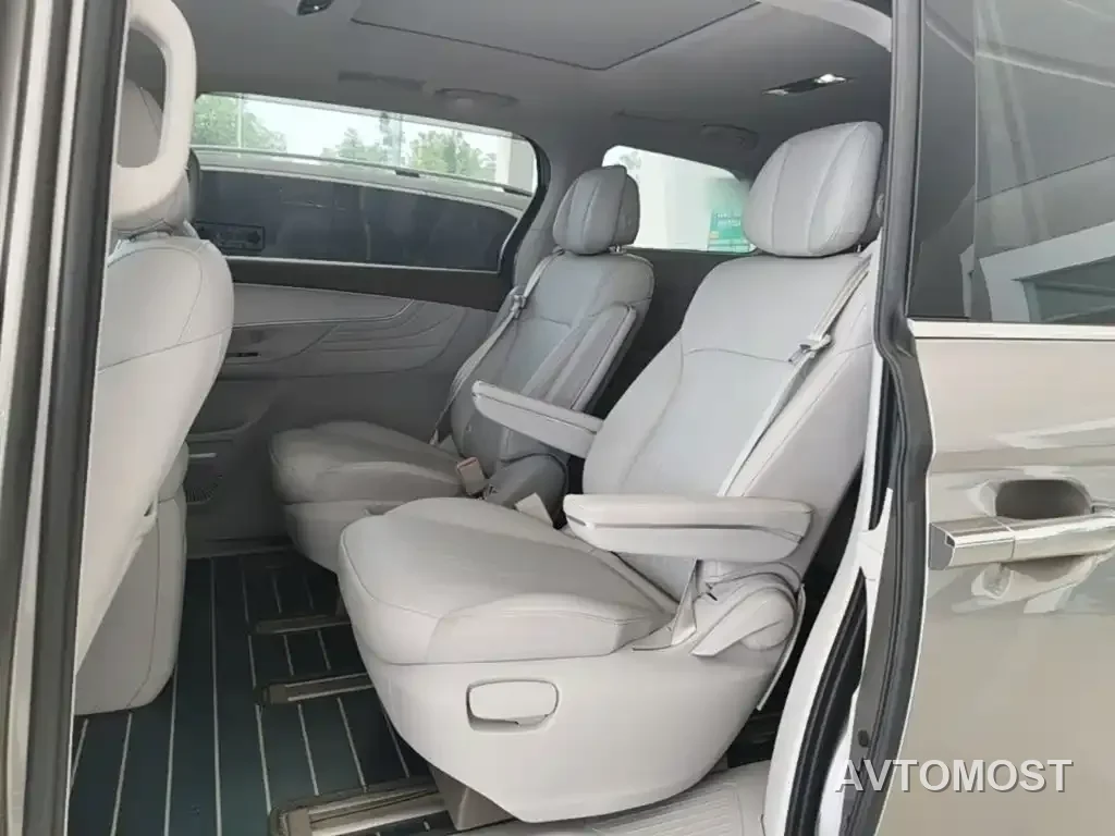Roewe iMAX8 EV 2025 Model 1.5T DMH Land Premium Edition — фото 15