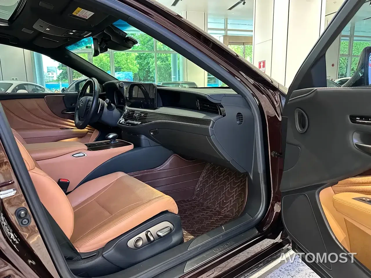 Lexus LS 2021 500h Excellence Edition — фото 11