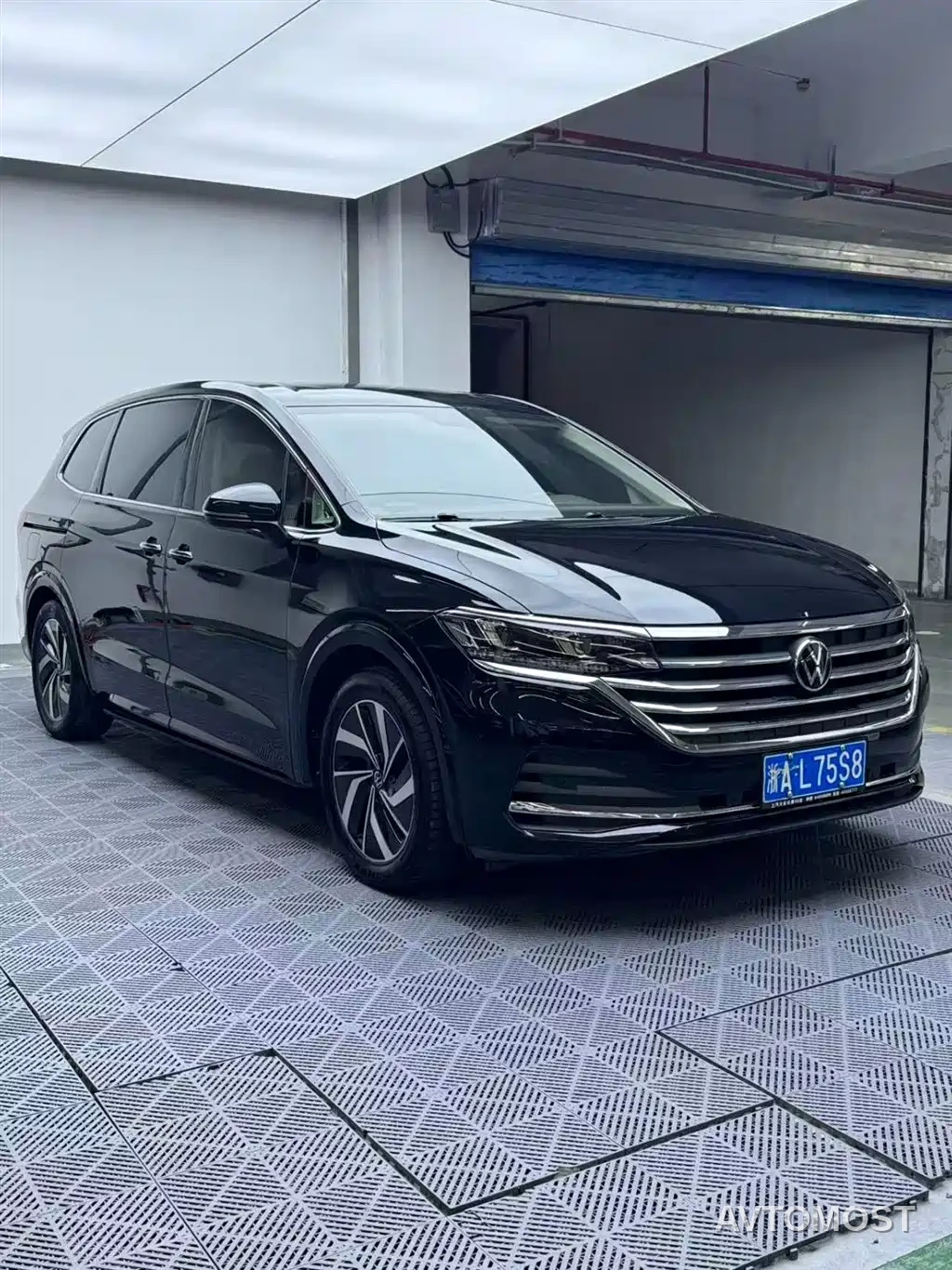 Volkswagen Viloran 2020 330TSI Luxury Edition — фото 3