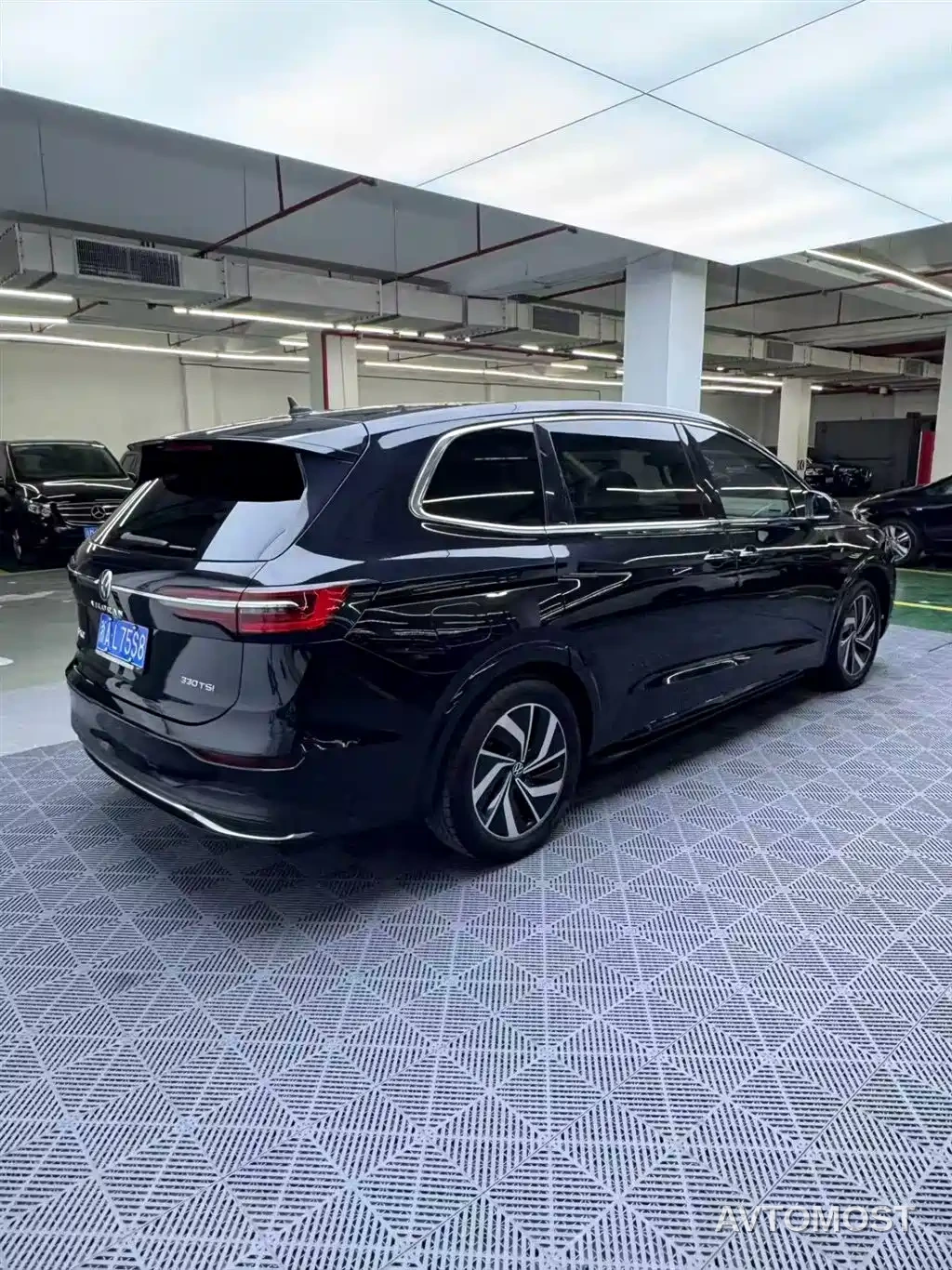 Volkswagen Viloran 2020 330TSI Luxury Edition — фото 6