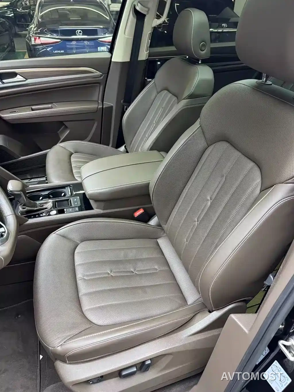 Volkswagen Viloran 2020 330TSI Luxury Edition — фото 7