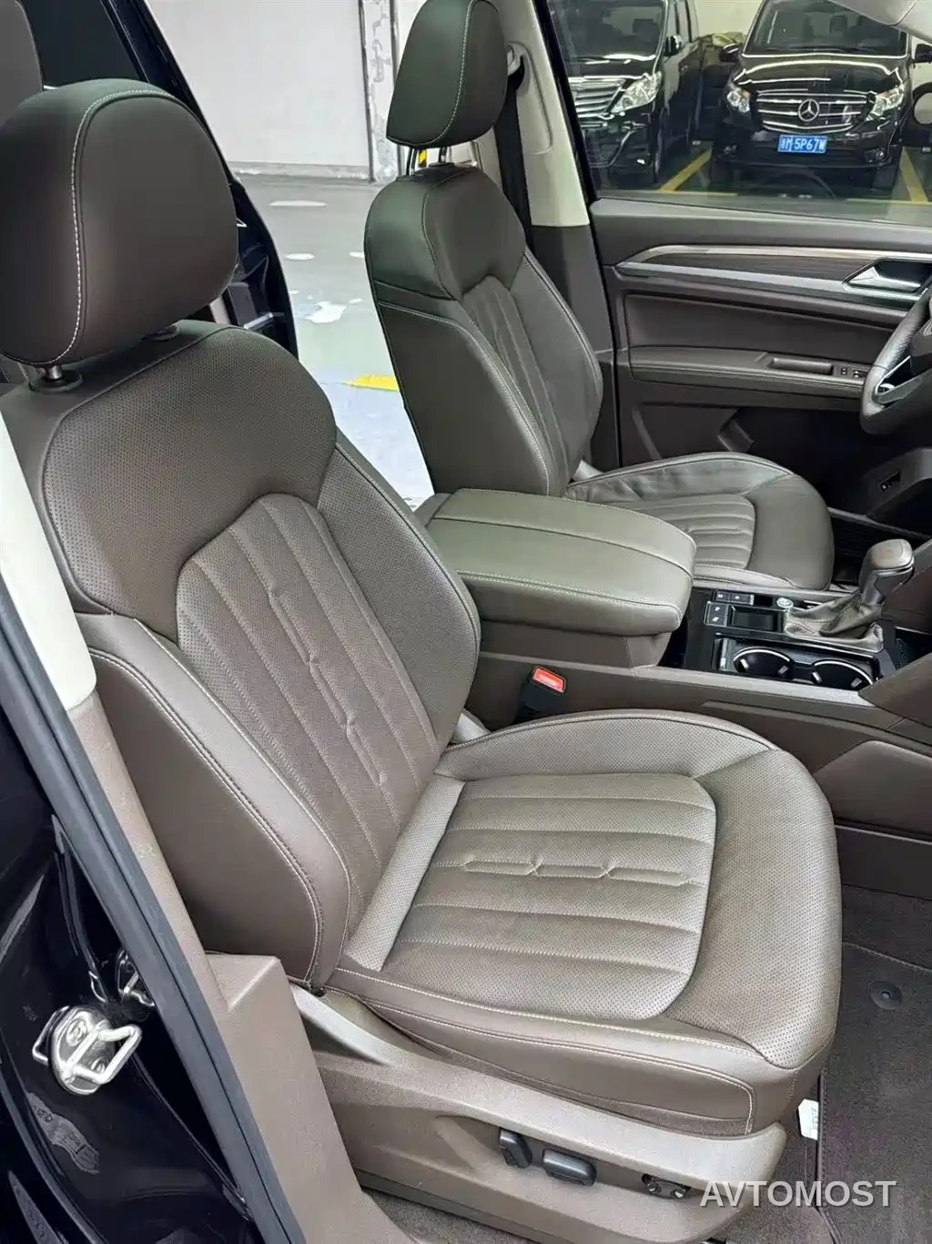 Volkswagen Viloran 2020 330TSI Luxury Edition — фото 9