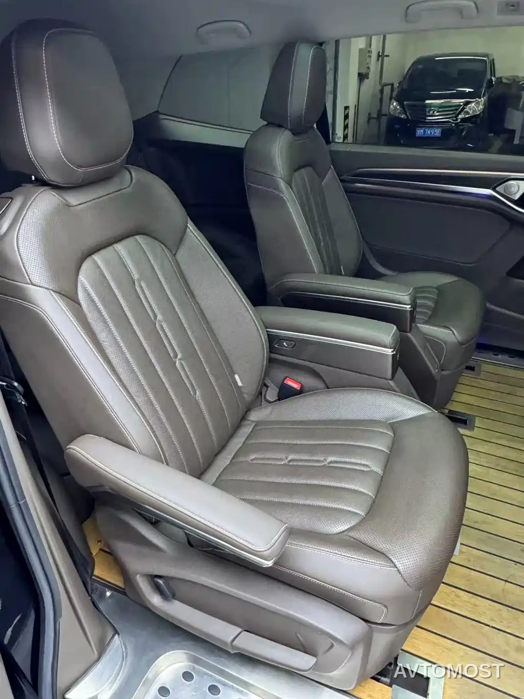 Volkswagen Viloran 2020 330TSI Luxury Edition — фото 10