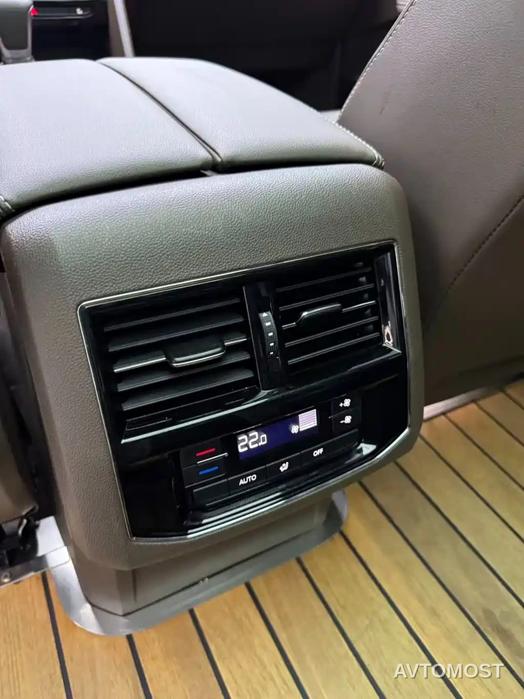 Volkswagen Viloran 2020 330TSI Luxury Edition — фото 17