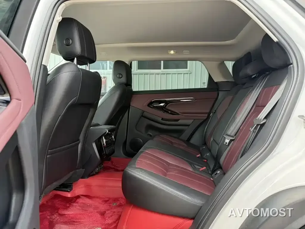 Land Rover Range Rover Evoque New Energy 2022 Range Rover Evoque L P300e Plug-in Hybrid — фото 8