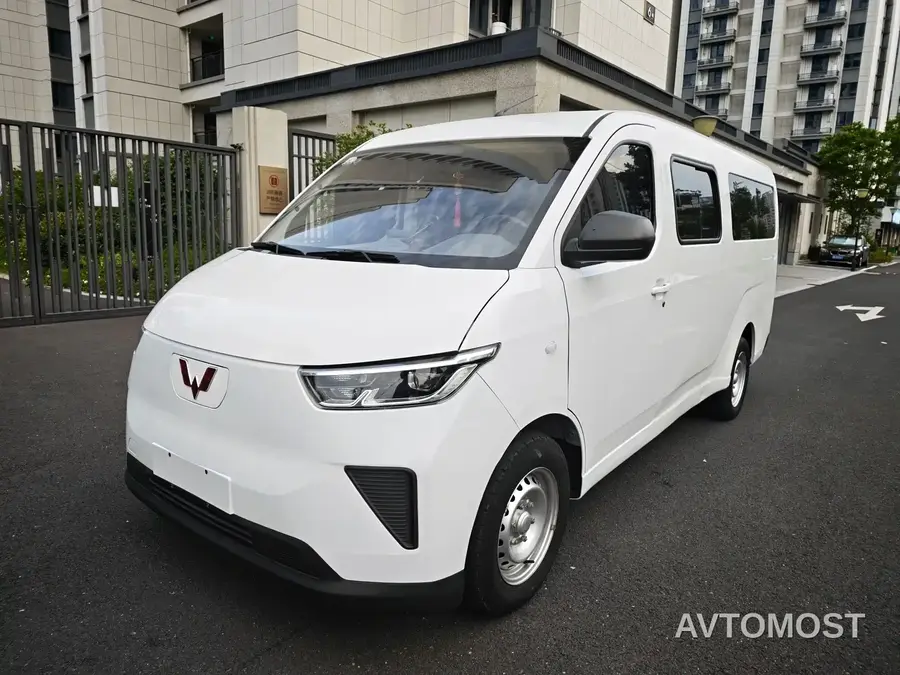 Wuling Yangguang 2024 300km Comfort Passenger Version 60kW