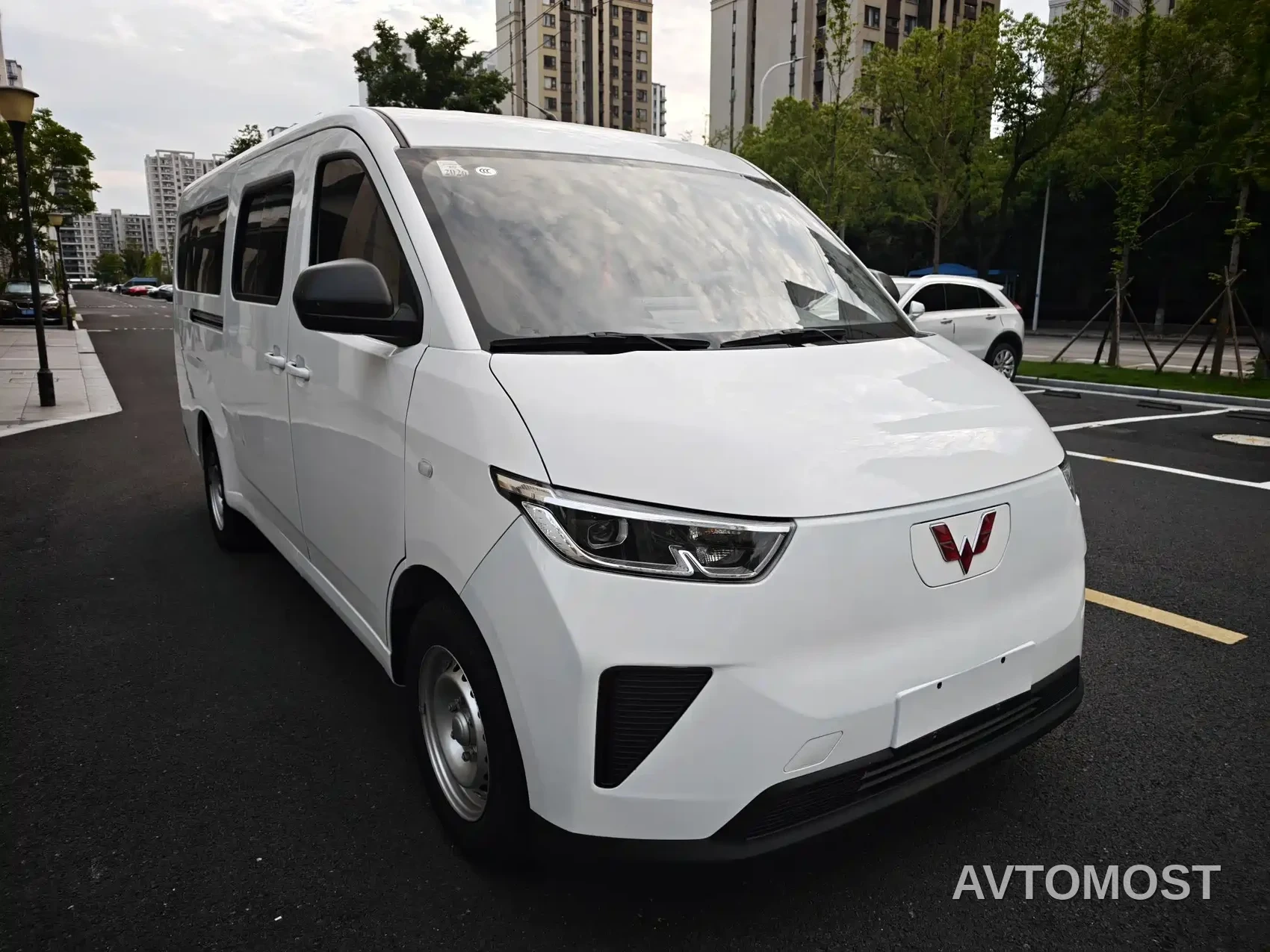 Wuling Yangguang 2024 300km Comfort Passenger Version 60kW — фото 3