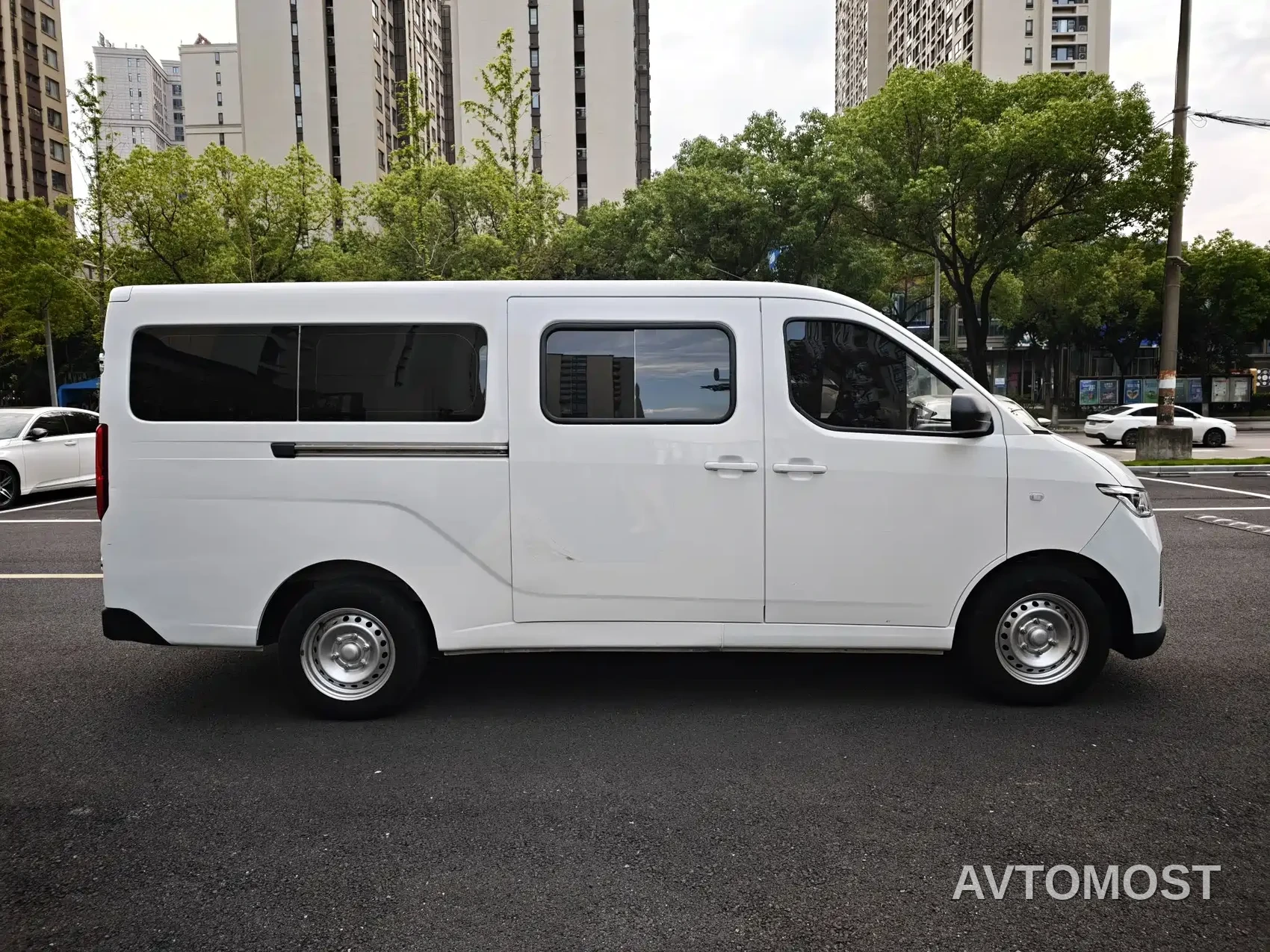 Wuling Yangguang 2024 300km Comfort Passenger Version 60kW — фото 4