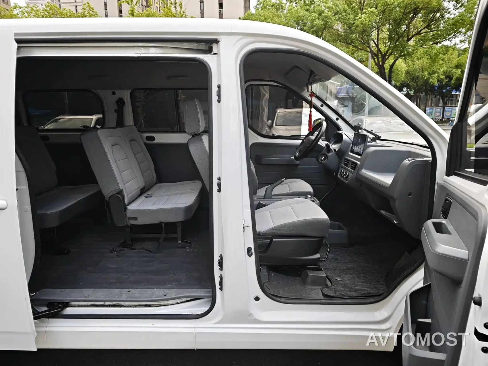 Wuling Yangguang 2024 300km Comfort Passenger Version 60kW — фото 7