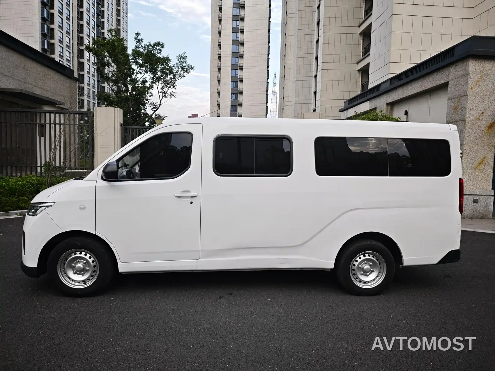 Wuling Yangguang 2024 300km Comfort Passenger Version 60kW — фото 12