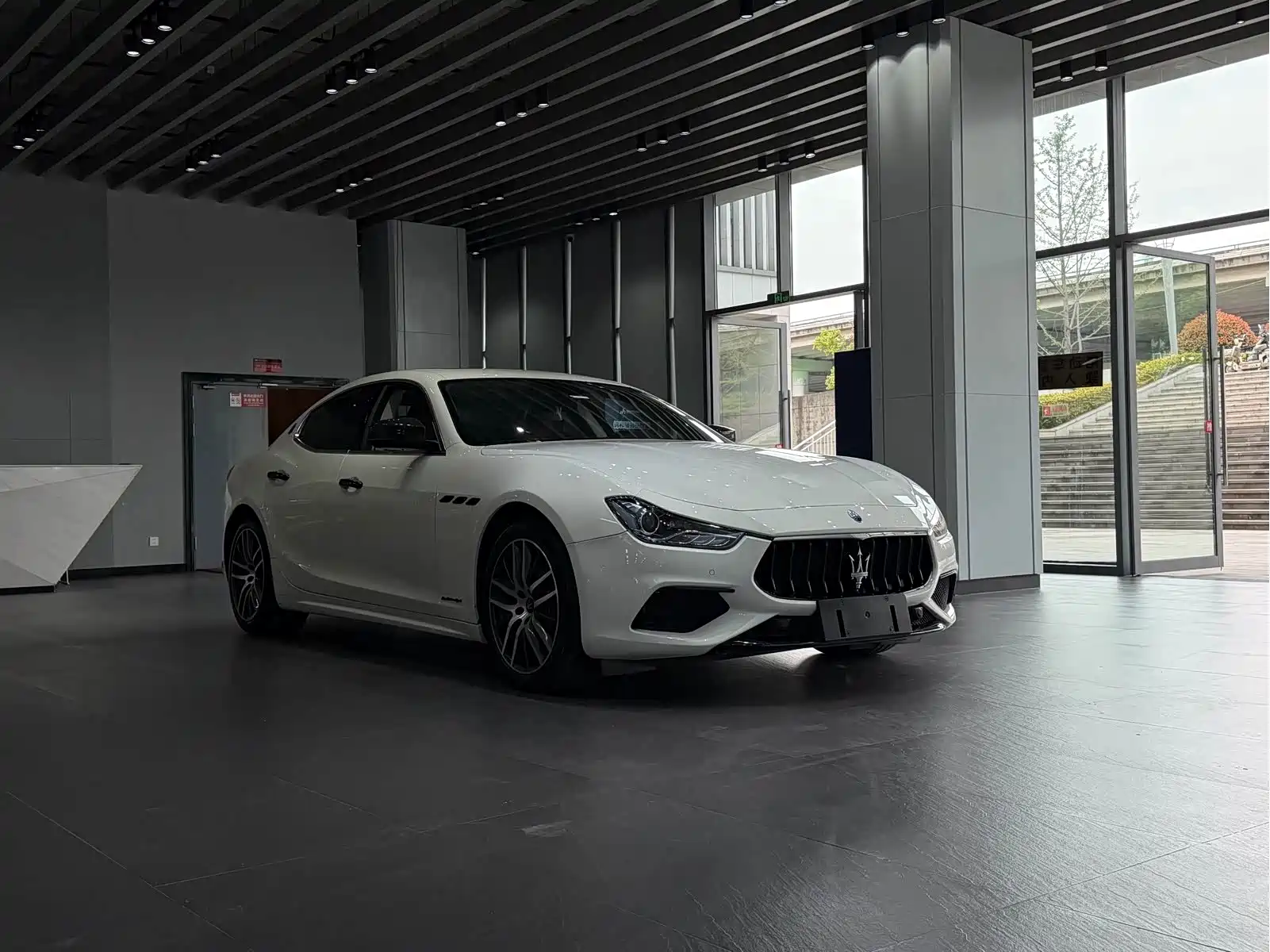 Maserati Ghibli 2021 3.0T GranSport — фото 3