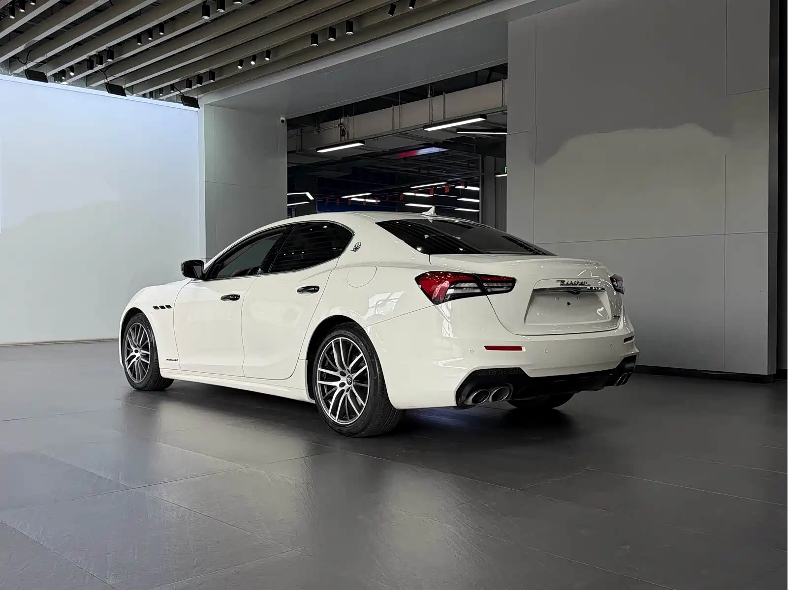 Maserati Ghibli 2021 3.0T GranSport — фото 19