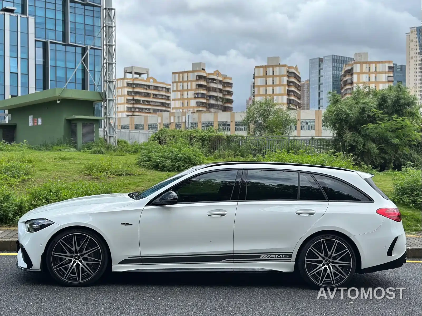 Mercedes-Benz C-Class AMG 2024 AMG C 43 4MATIC Wagon Special Edition — фото 3
