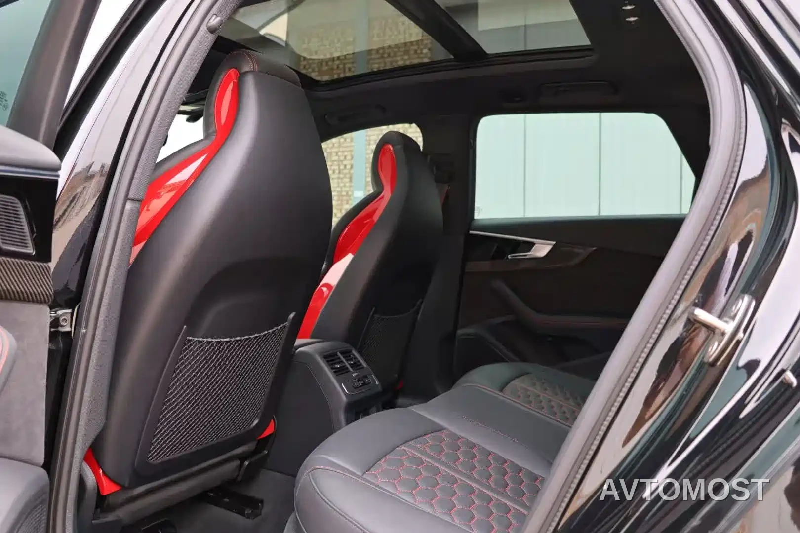 Audi RS 4 2023 Model RS4 Avant Obsidian Edition — фото 12