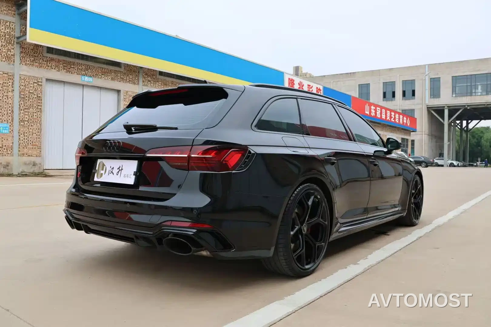 Audi RS 4 2023 Model RS4 Avant Obsidian Edition — фото 17