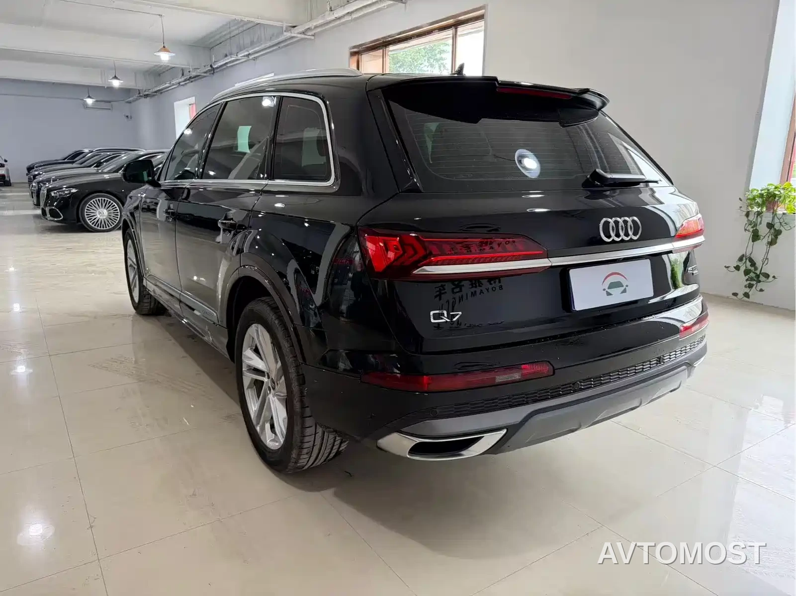 Audi Q7 2023 45 TFSI quattro S line Sport — фото 4