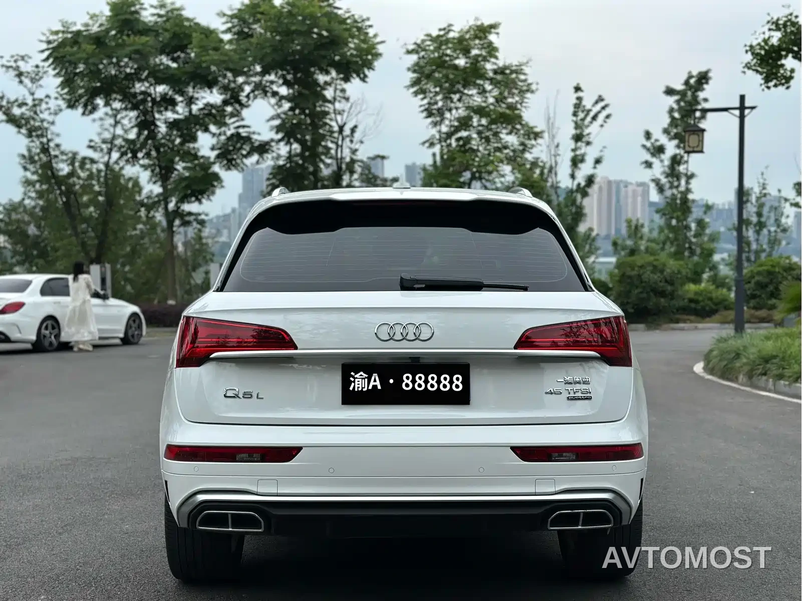 Audi Q5L 2022 45T Luxury Dynamic — фото 3