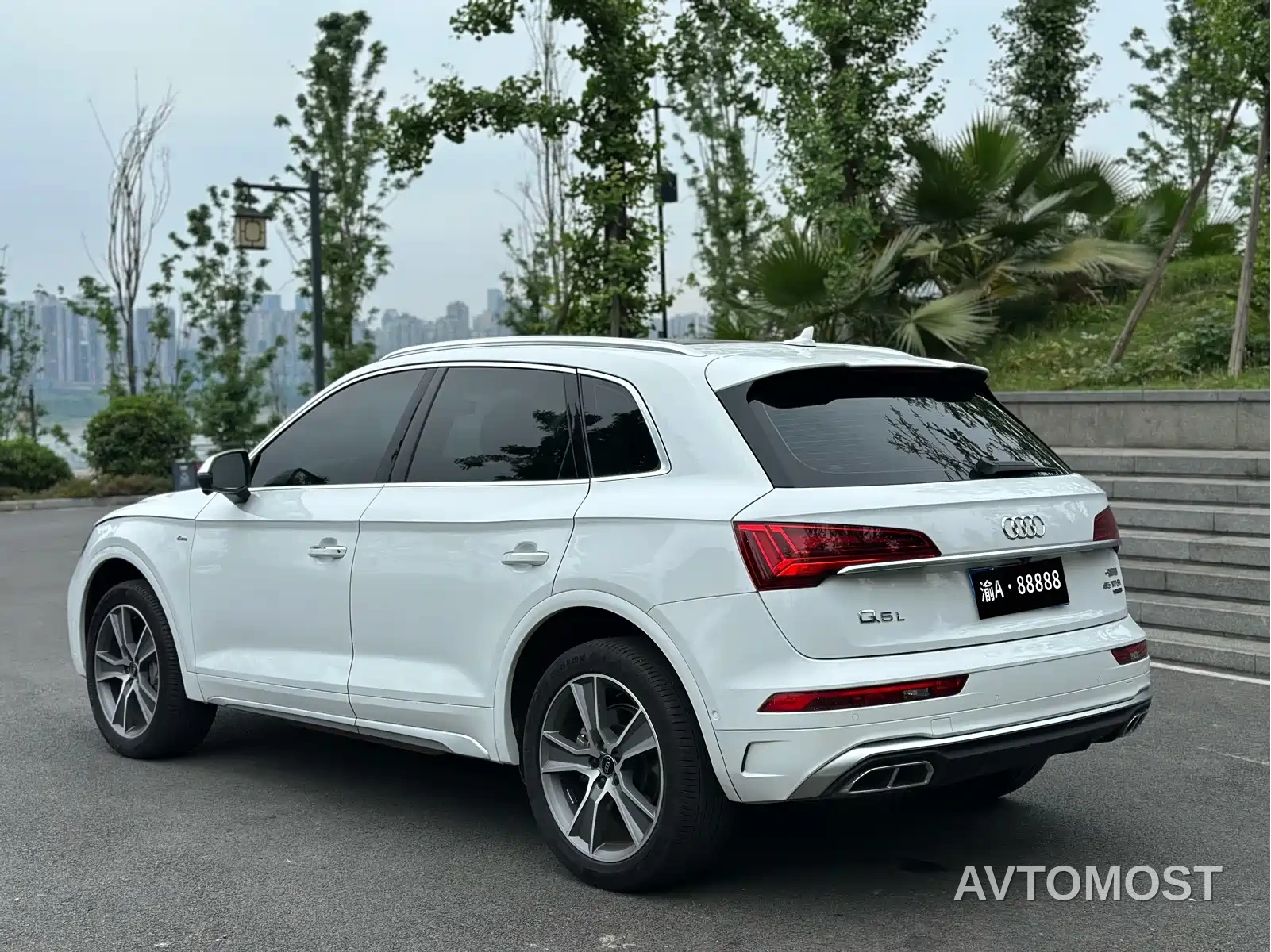 Audi Q5L 2022 45T Luxury Dynamic — фото 4