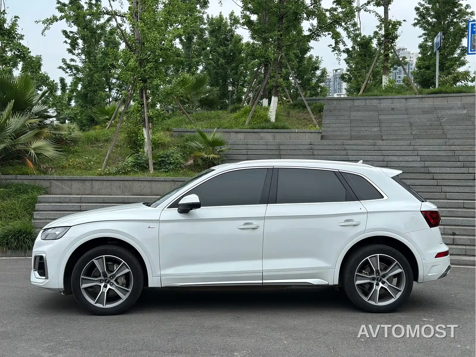 Audi Q5L 2022 45T Luxury Dynamic — фото 5