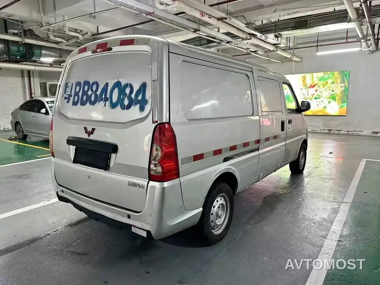 Wuling EV50 2021 Van Logistics Vehicle with Bochuang Penghui 43.2kWh Liuji Electronic Control — фото 4