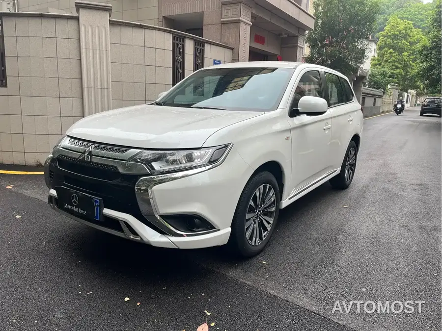 Mitsubishi Outlander 2021 2.0L 2WD Smooth Ride Version 5-Seater