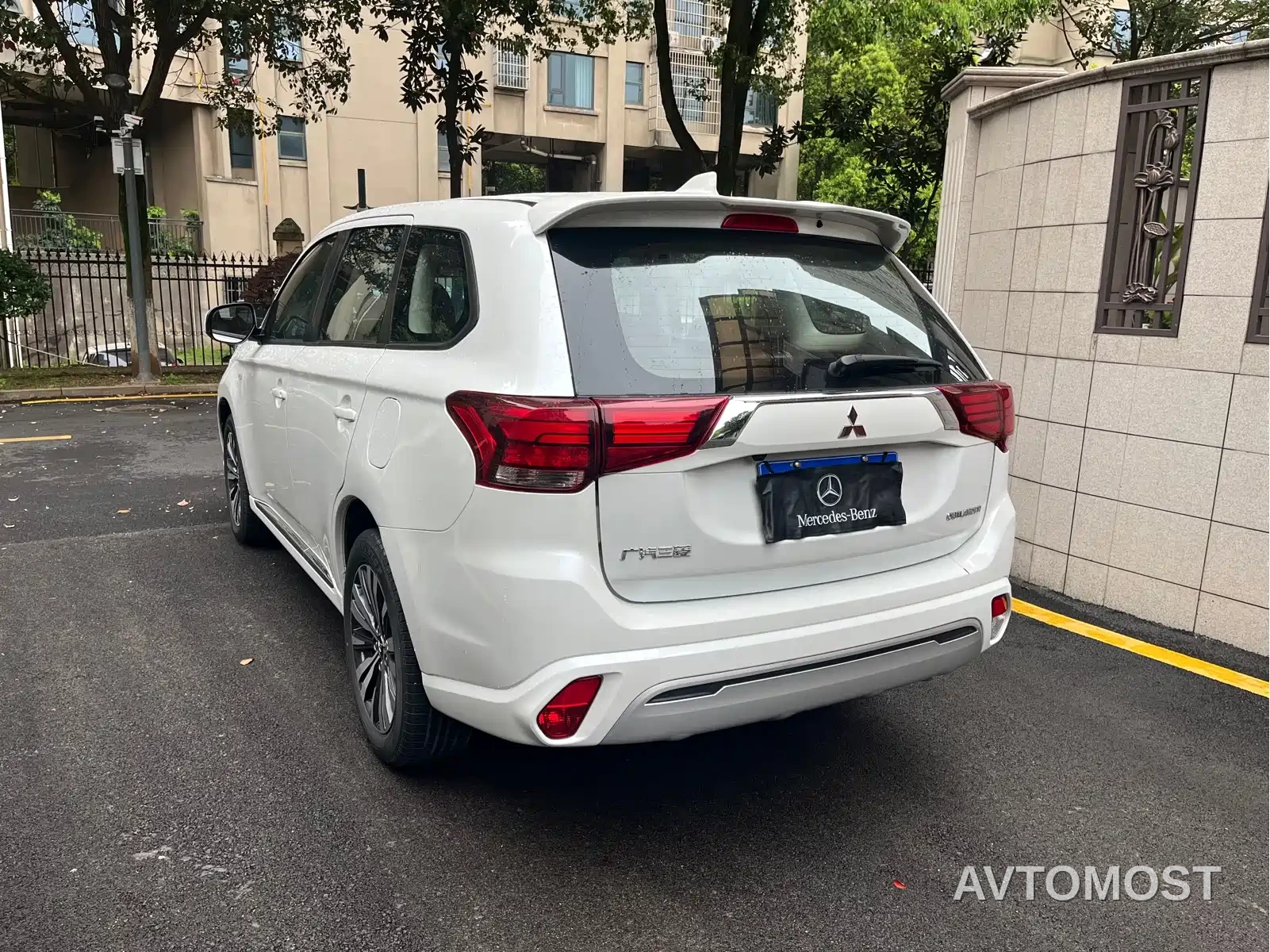 Mitsubishi Outlander 2021 2.0L 2WD Smooth Ride Version 5-Seater — фото 4