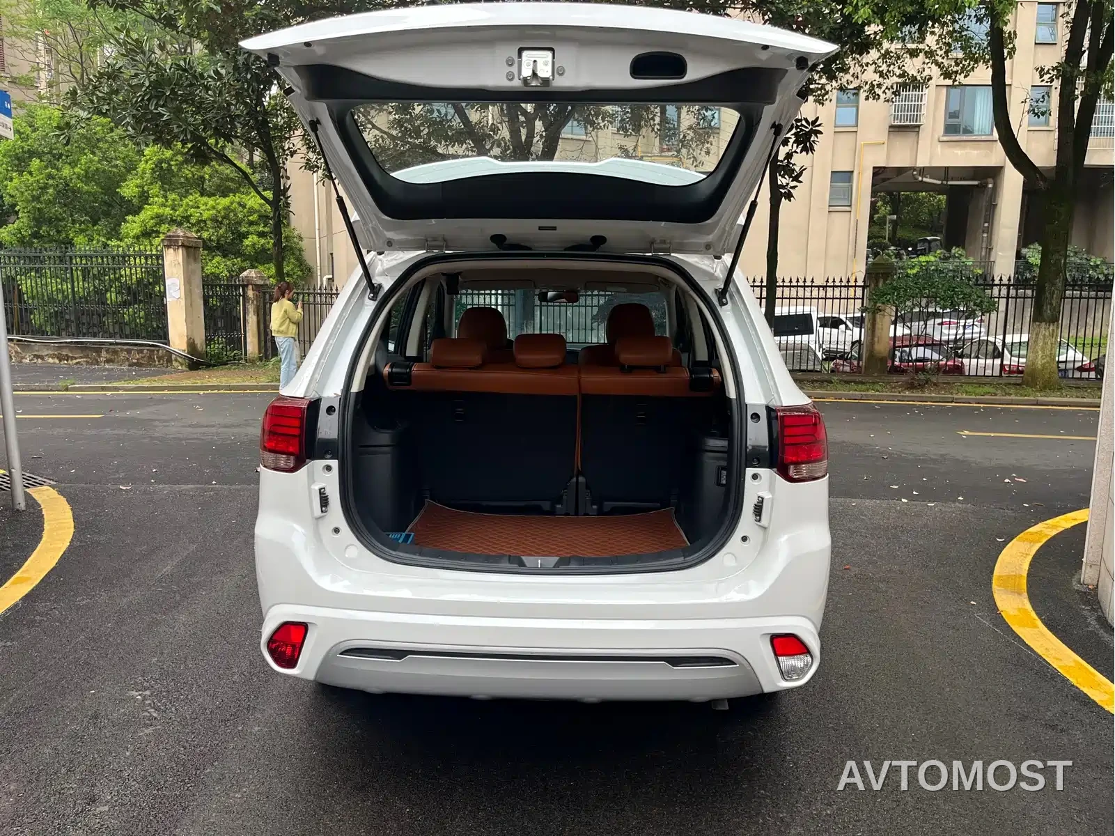 Mitsubishi Outlander 2021 2.0L 2WD Smooth Ride Version 5-Seater — фото 10