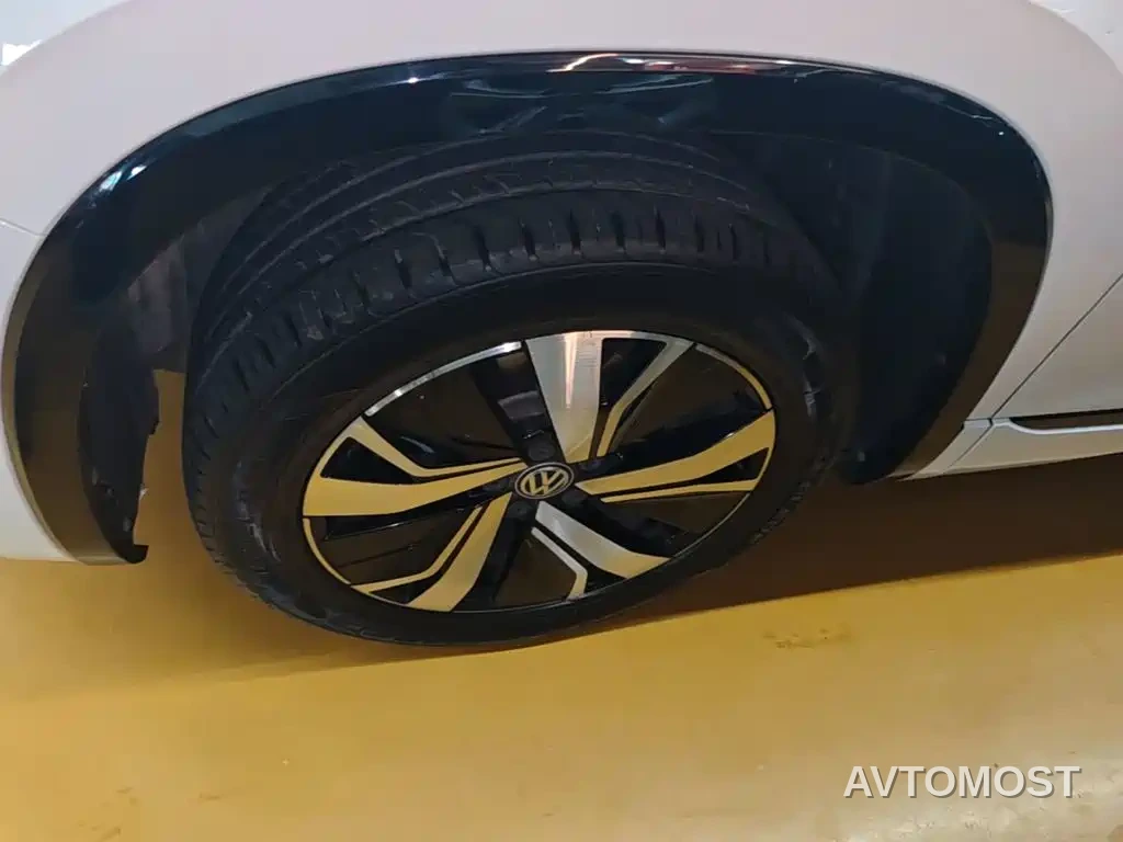 Volkswagen Tayron GTE Plug-in Hybrid 2020 Model 1.4T Luxury — фото 23