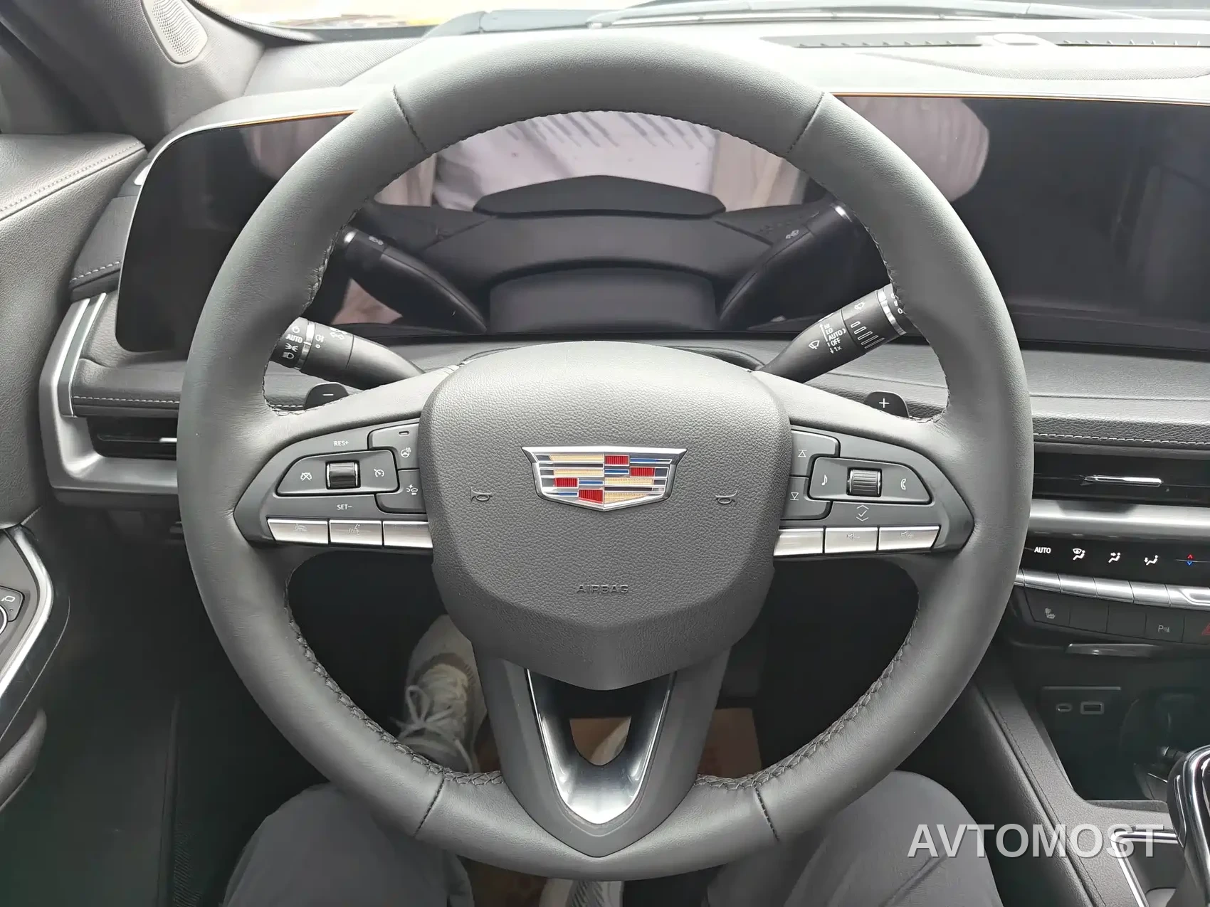 Cadillac XT4 2024 28T 2WD Luxury — фото 5