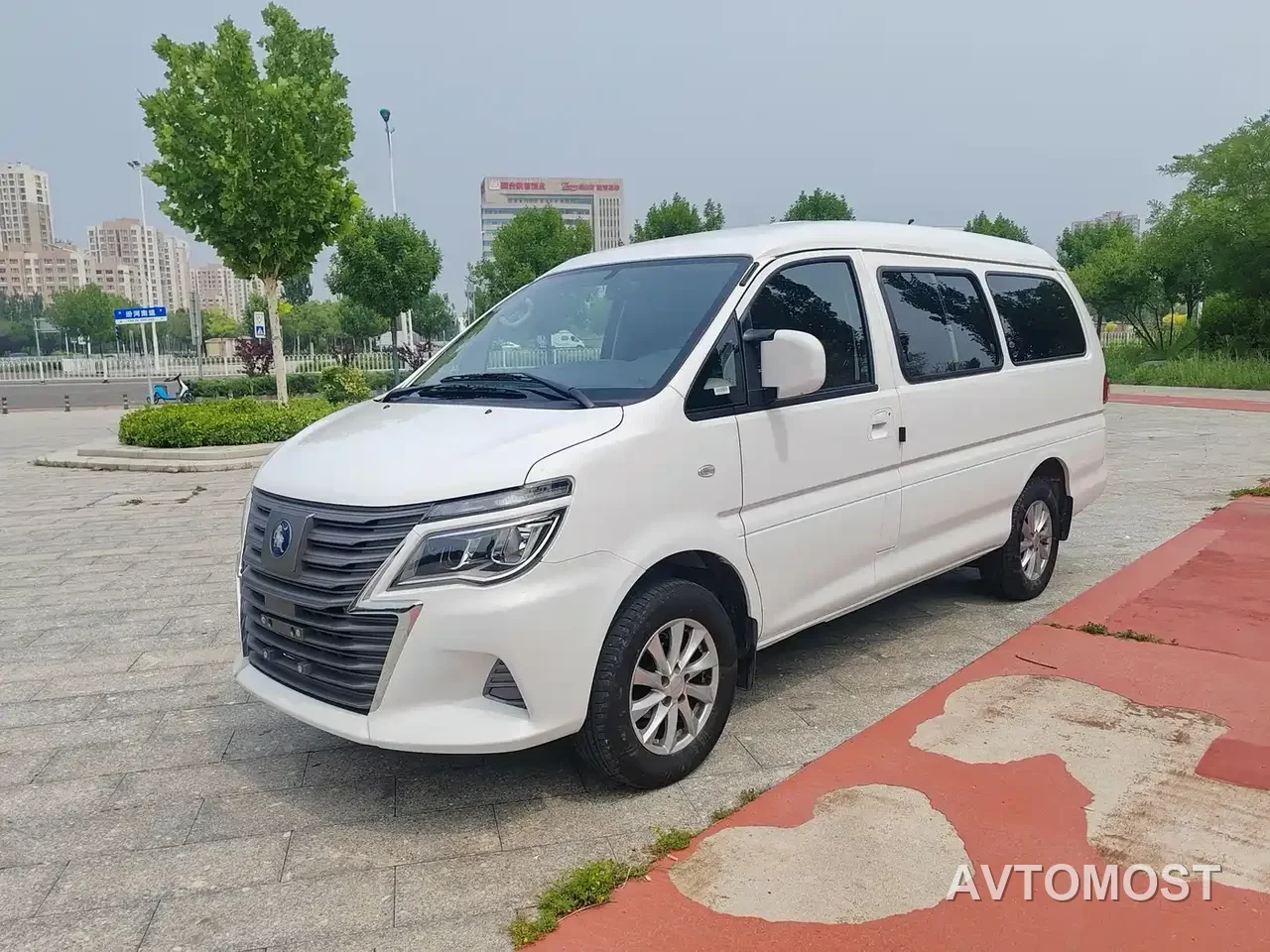 Dongfeng Fengxing Lingzhi New Energy 2025 Model 410km Standard Edition Basic 7-seater — фото 3