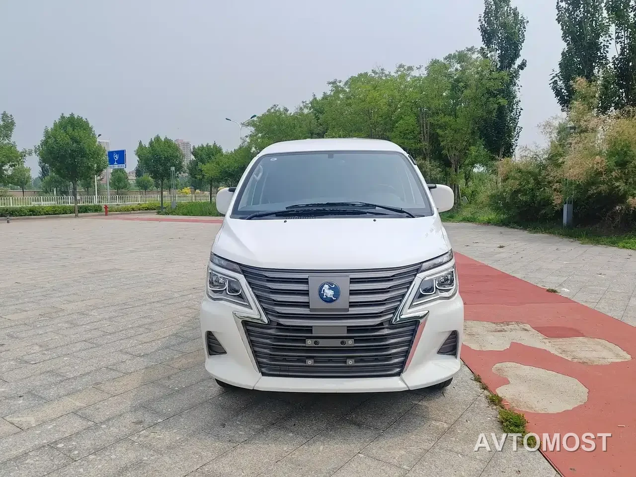 Dongfeng Fengxing Lingzhi New Energy 2025 Model 410km Standard Edition Basic 7-seater — фото 1
