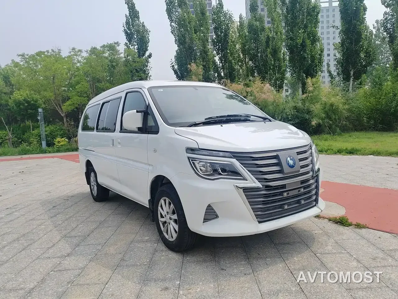 Dongfeng Fengxing Lingzhi New Energy 2025 Model 410km Standard Edition Basic 7-seater — фото 2