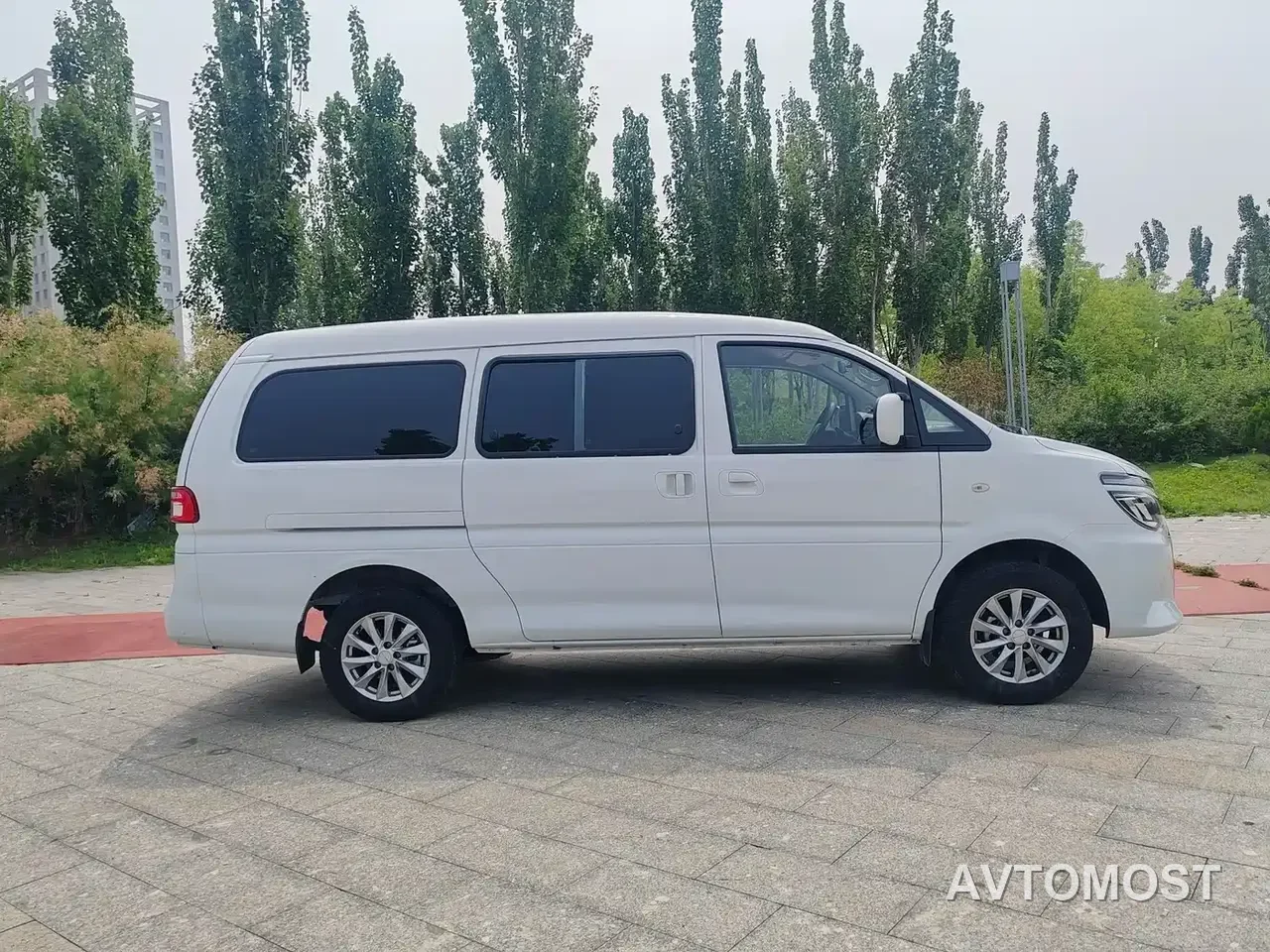 Dongfeng Fengxing Lingzhi New Energy 2025 Model 410km Standard Edition Basic 7-seater — фото 7