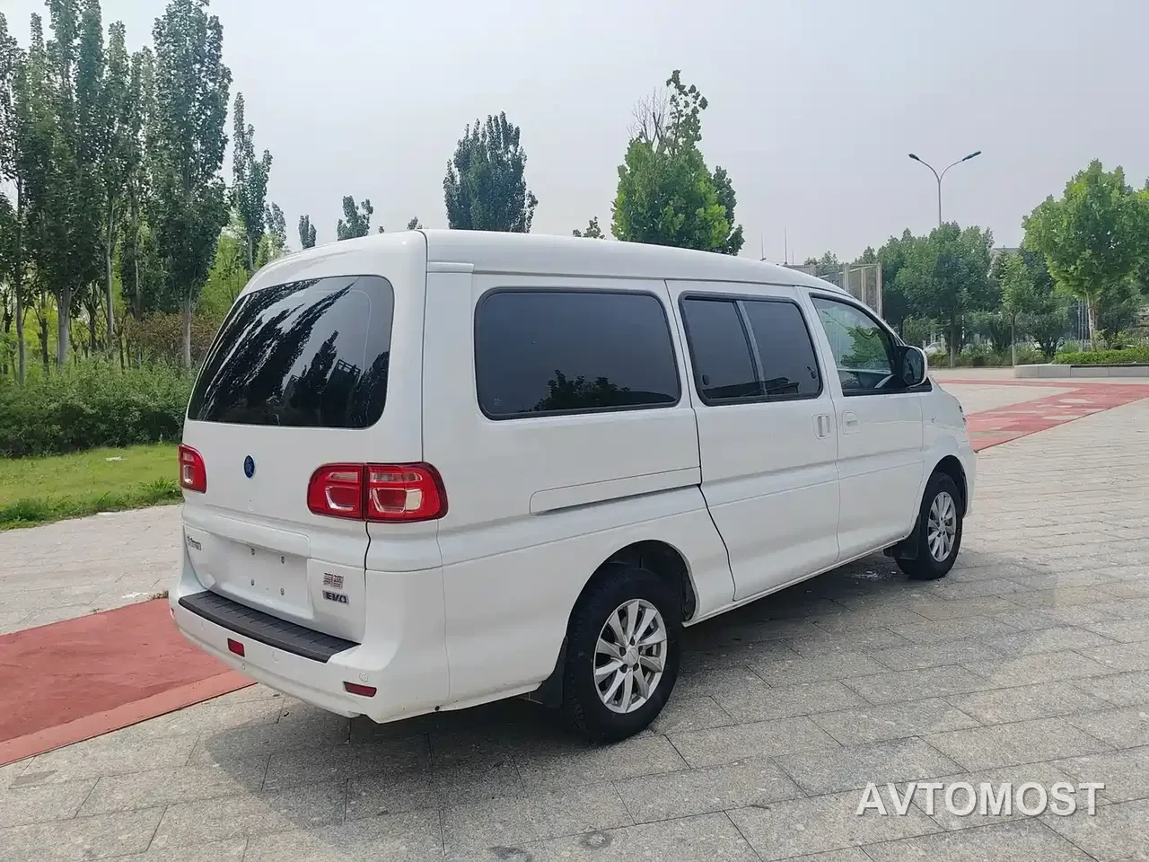Dongfeng Fengxing Lingzhi New Energy 2025 Model 410km Standard Edition Basic 7-seater — фото 9