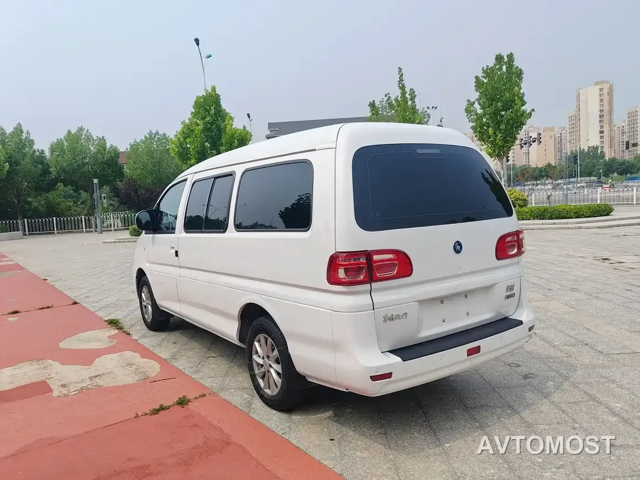 Dongfeng Fengxing Lingzhi New Energy 2025 Model 410km Standard Edition Basic 7-seater — фото 8