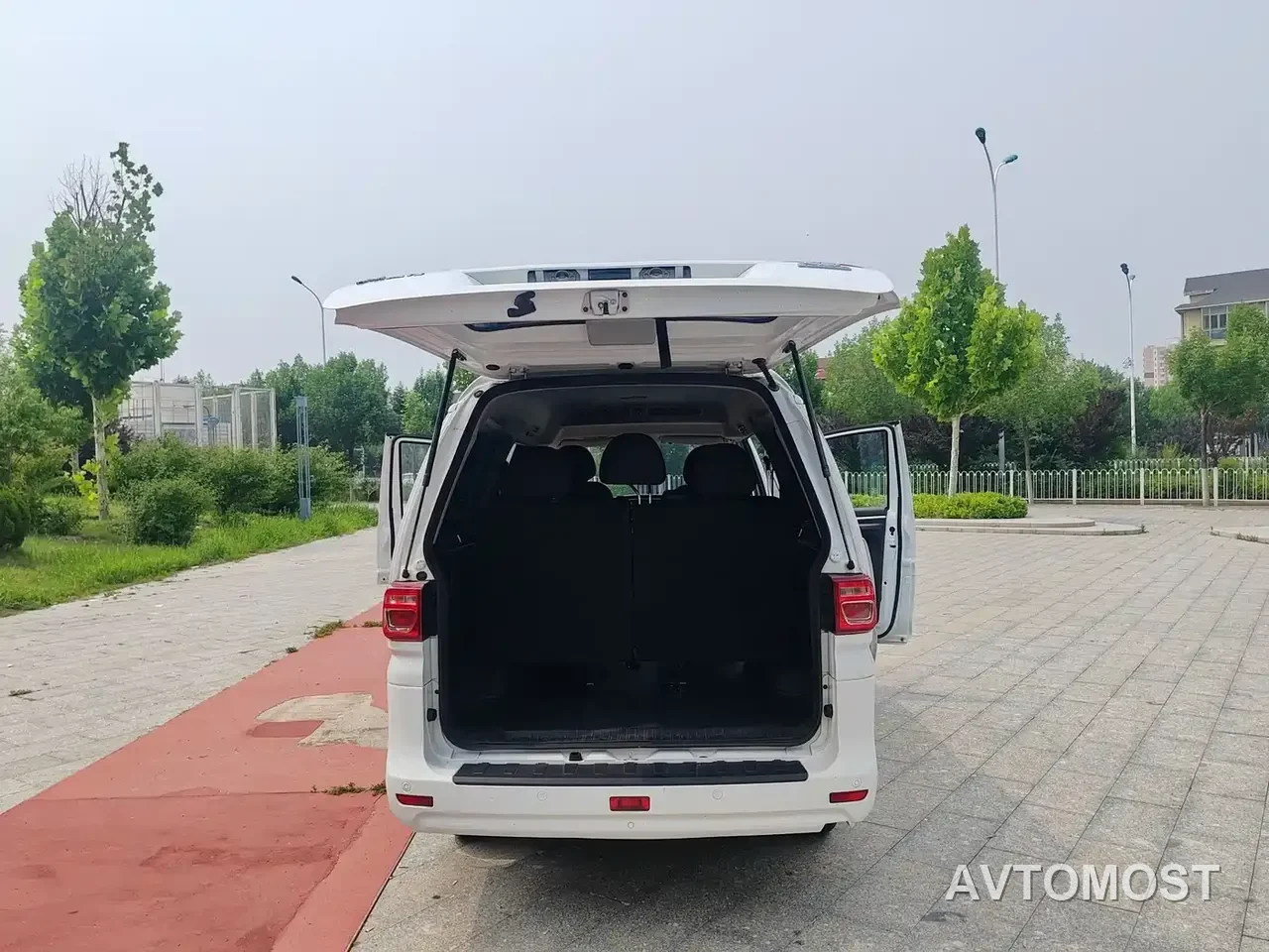 Dongfeng Fengxing Lingzhi New Energy 2025 Model 410km Standard Edition Basic 7-seater — фото 5