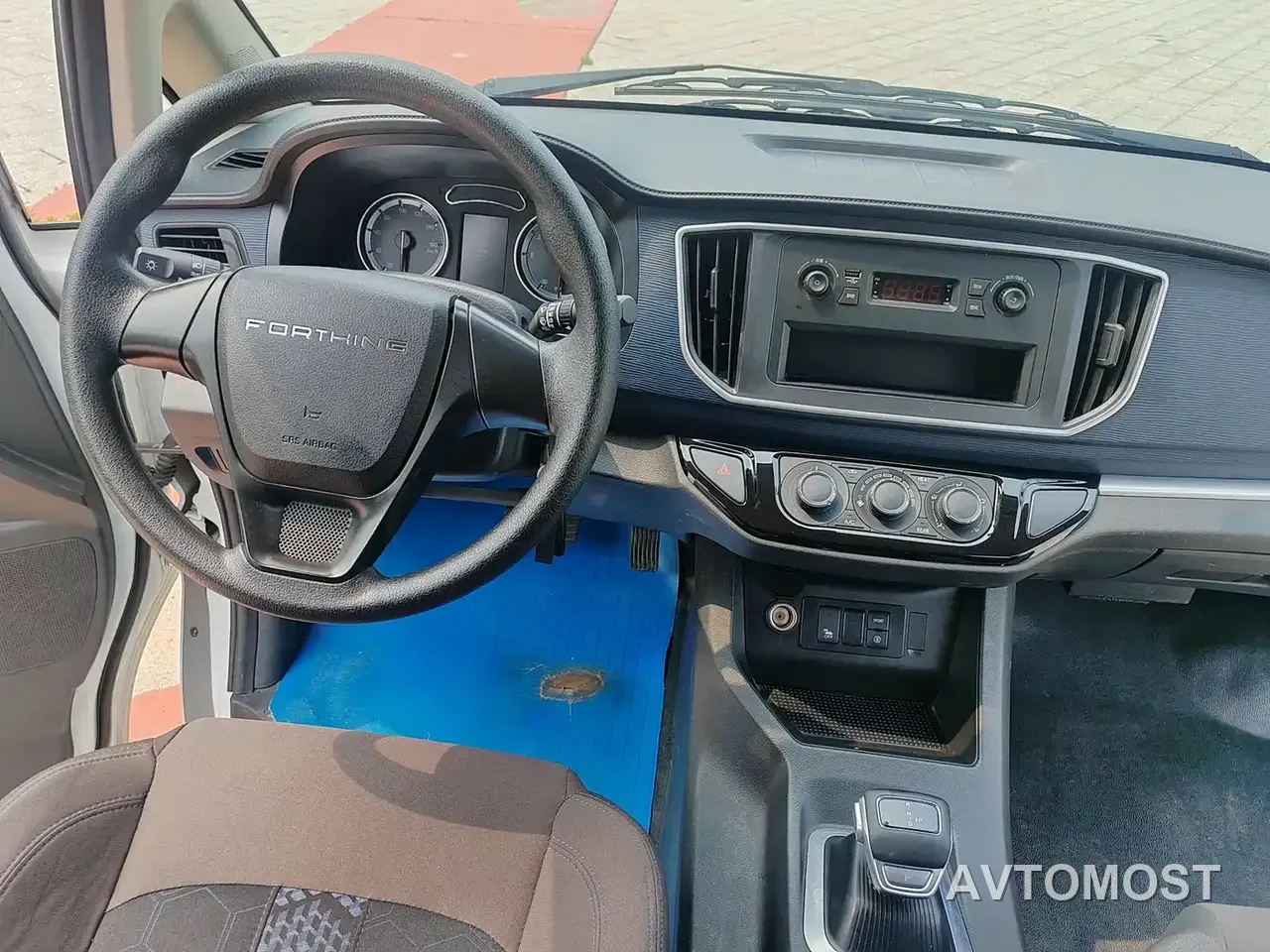Dongfeng Fengxing Lingzhi New Energy 2025 Model 410km Standard Edition Basic 7-seater — фото 6