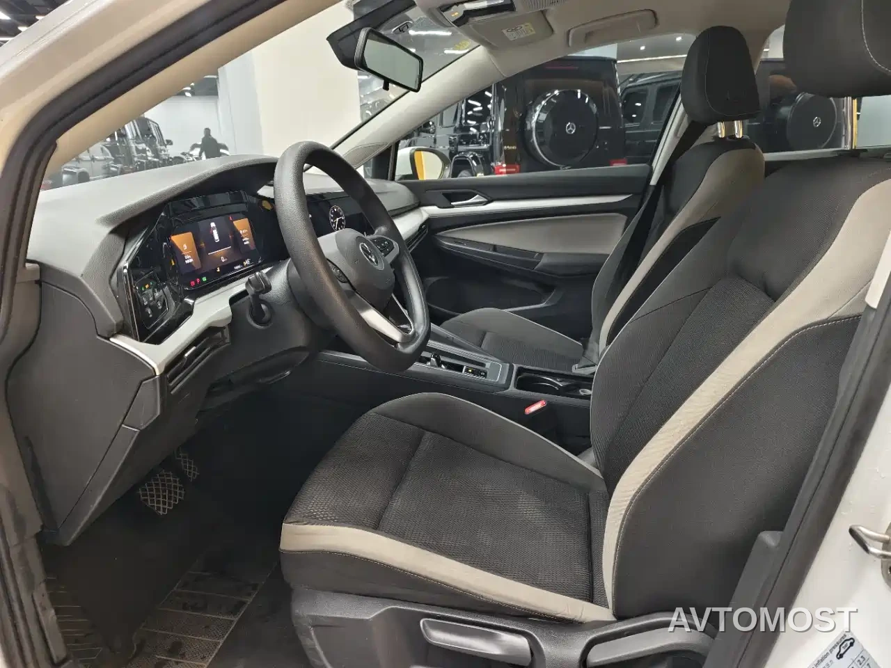 Volkswagen Golf 2023 200TSI DSG Pro — фото 9