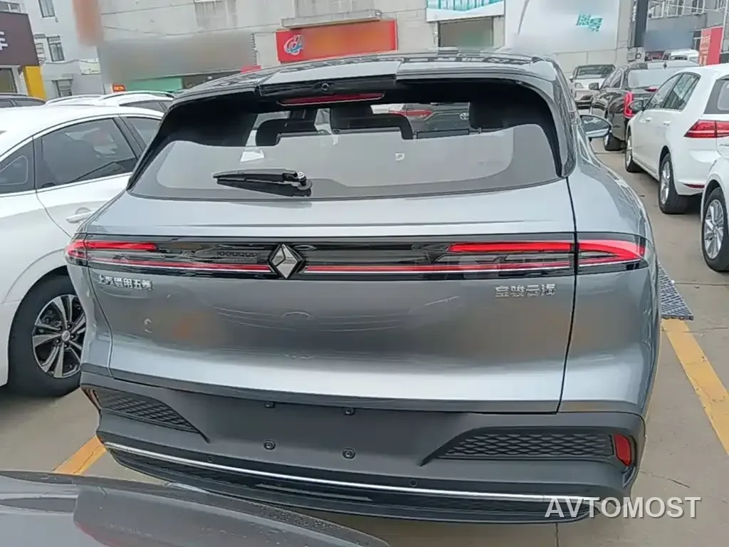 Baojun Yunhai 2024 140km Plug-in Hybrid — фото 6