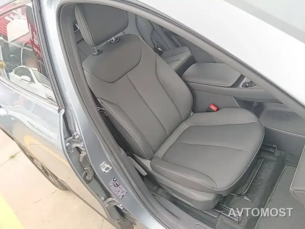 Baojun Yunhai 2024 140km Plug-in Hybrid — фото 22