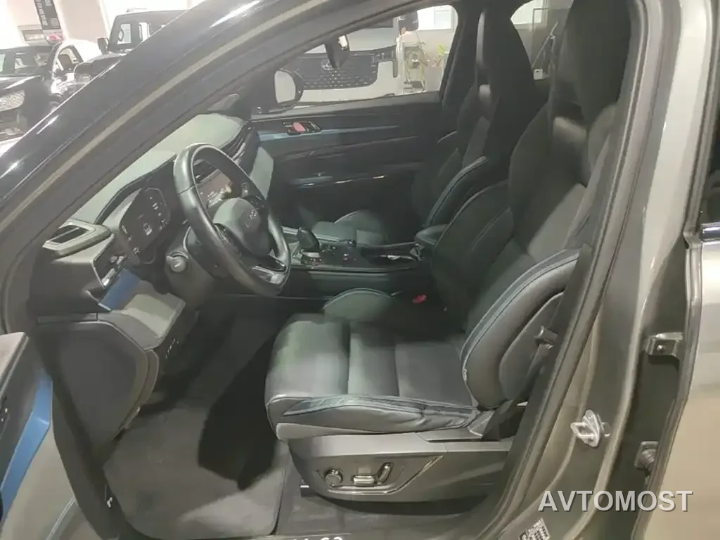 Lynk & Co 05 EM-P 2021 1.5TD PHEV HALO — фото 12